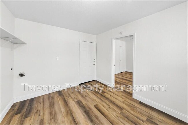 Building Photo - 2304 Ryan Ave