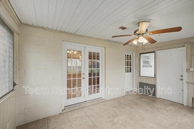 Building Photo - 560 N 72nd Ave