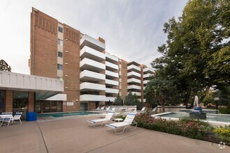 Building Photo - Fantastic Plaza Del Monaco Condo with the ...