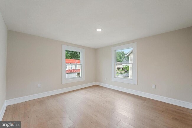 Building Photo - 553 Highland Ave