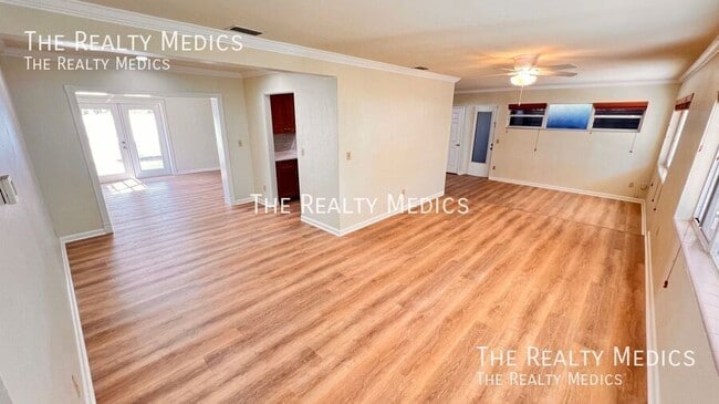 Building Photo - 1516 Dove Dr