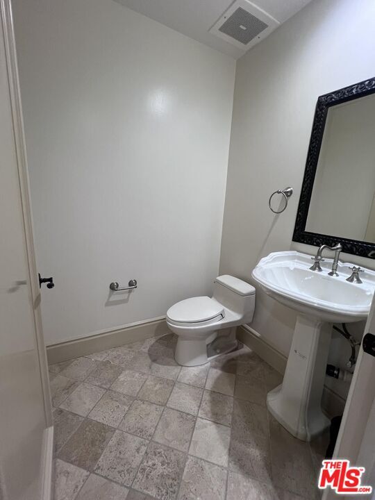 Building Photo - 137 S Spalding Dr