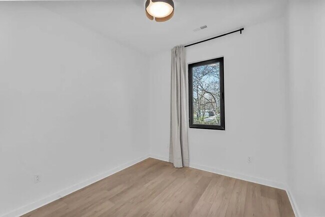 Building Photo - 2252 Bailey Ave