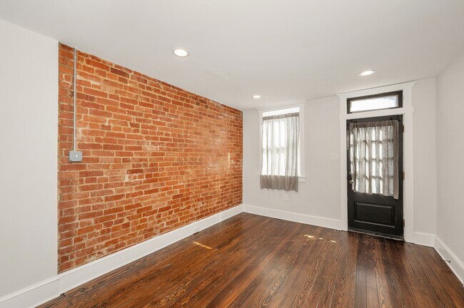 Building Photo - 617 N Maxwell Ave