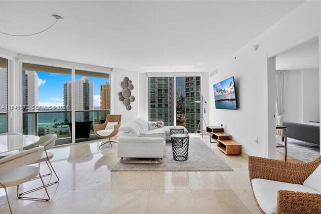 Building Photo - 200 Sunny Isles Blvd
