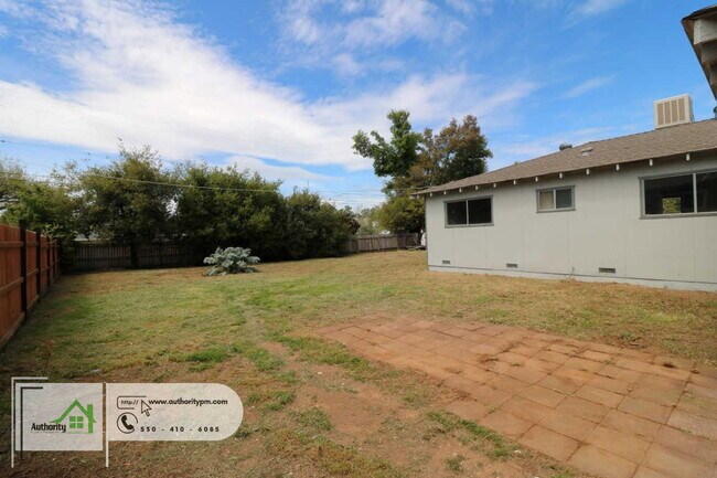 Building Photo - 1378 Aspen Dr