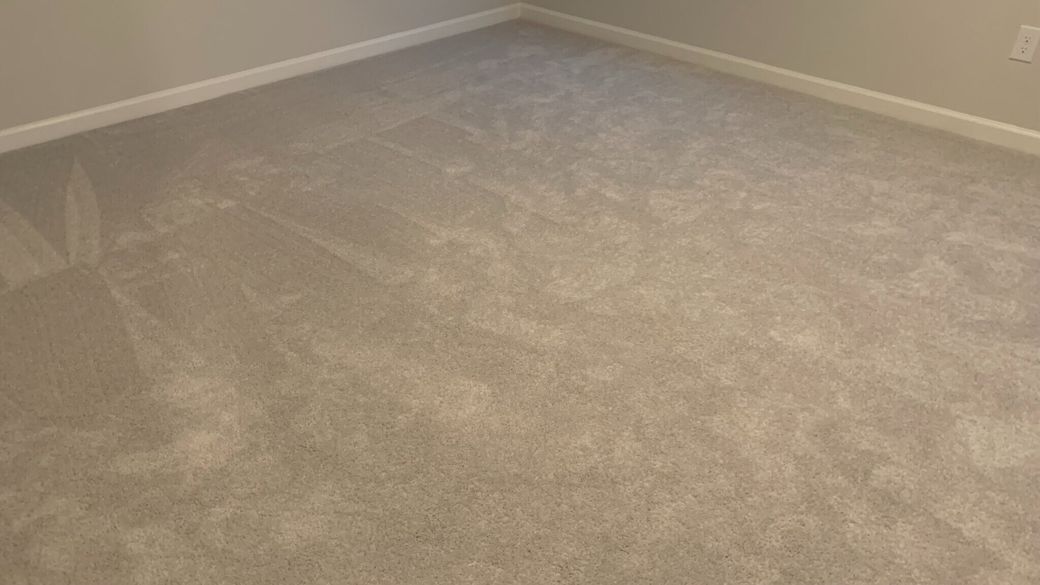 Building Photo - Room in Townhome on Summer Violet Ln