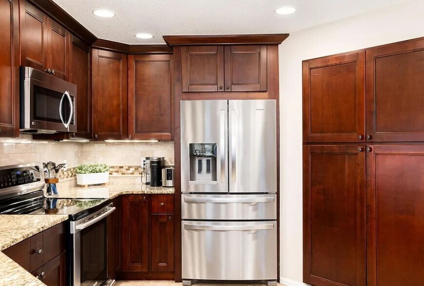 Kitchen - 9393 Prairie View Dr