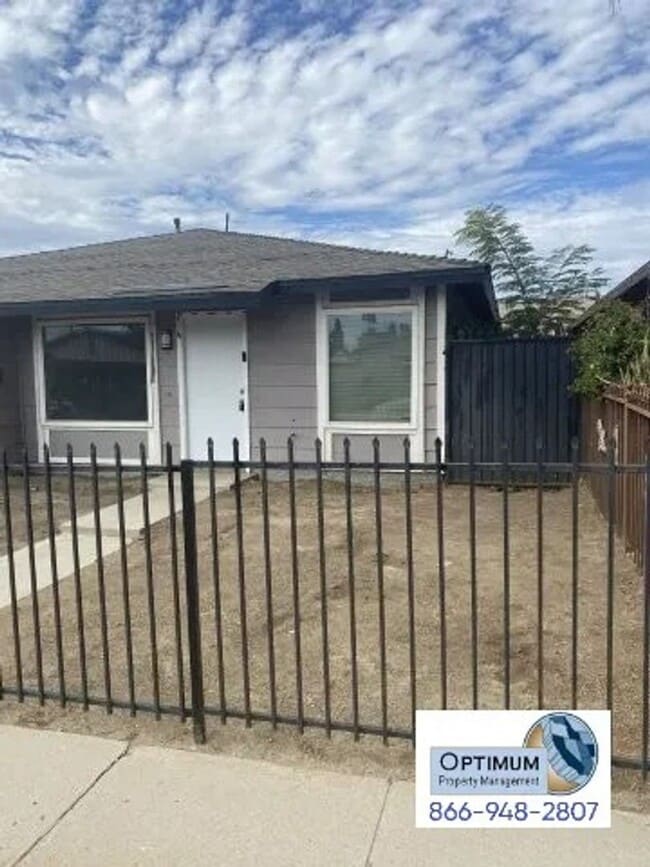 Building Photo - 630 S Olive Ave