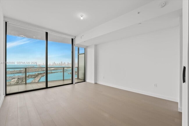 Building Photo - 501 West Ave