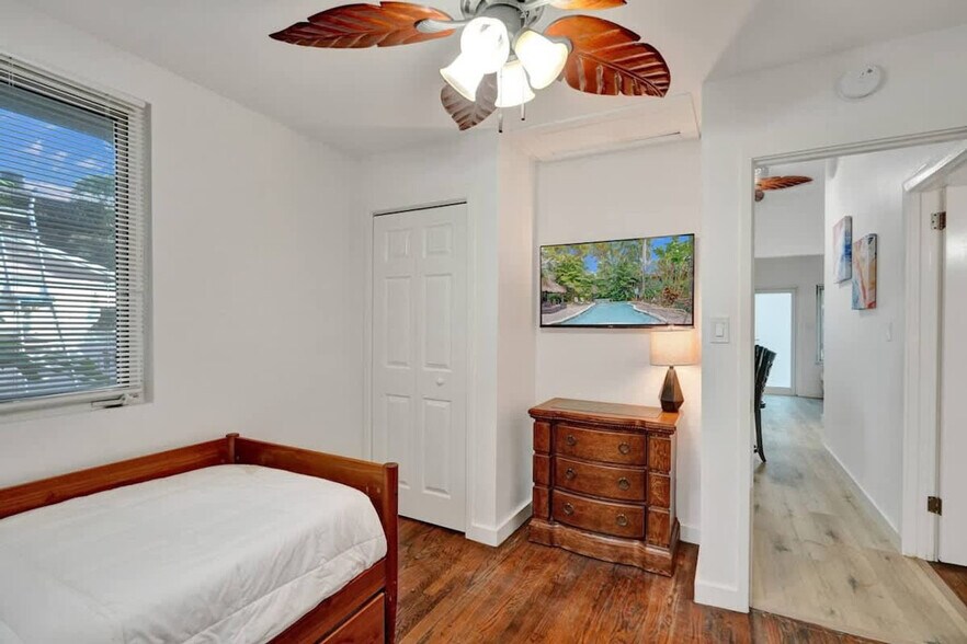 Building Photo - 1115 SW 4th St