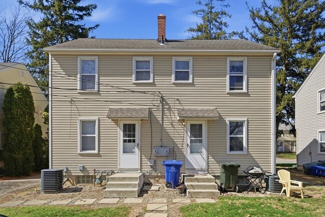 Building Photo - 1654 Ashland Ave