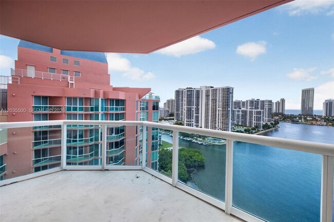 Building Photo - 3370 Hidden Bay Dr