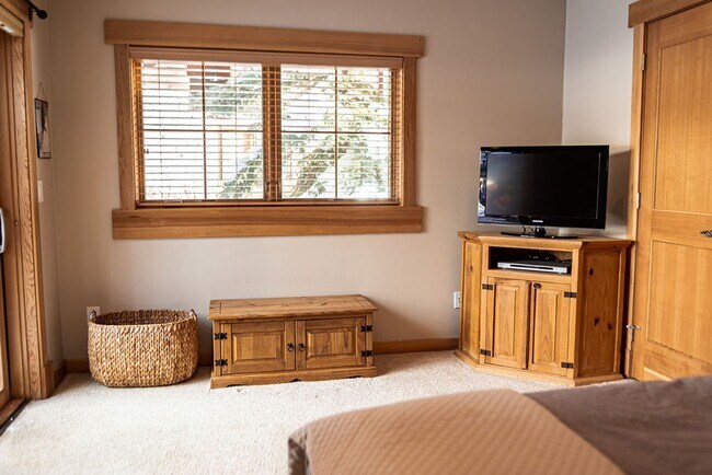 Building Photo - Immaculate Spanish Peaks Condo with Hot Tub & Pool Access