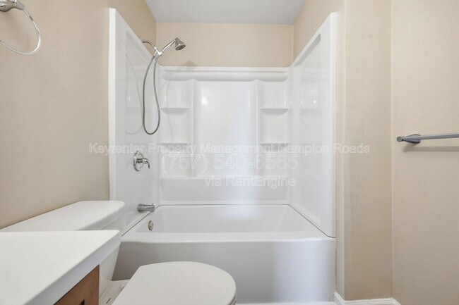 Building Photo - 211 Madrid Dr