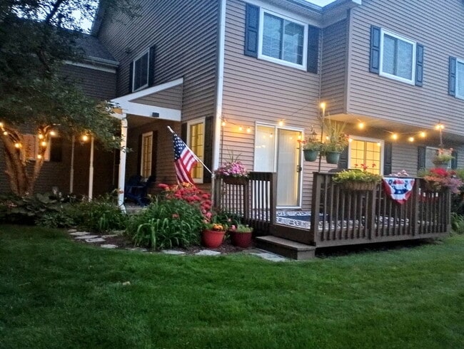 Building Photo - 453 Village Creek Dr
