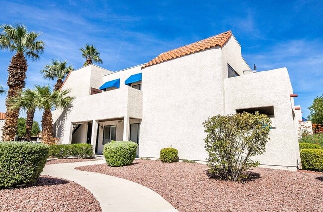 Building Photo - AVAILABLE June 1 - Showing available NOW