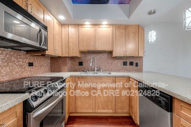 Building Photo - 4944 Cass St