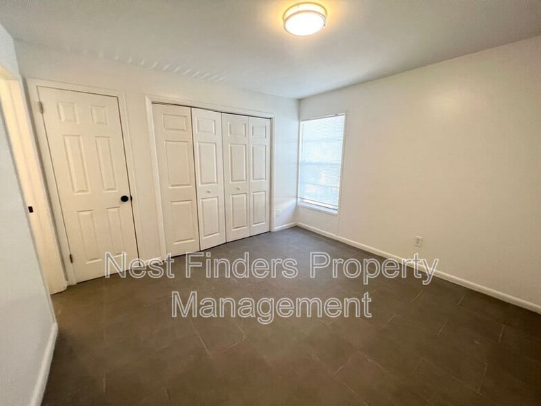 Building Photo - 1318 Sydney Pl