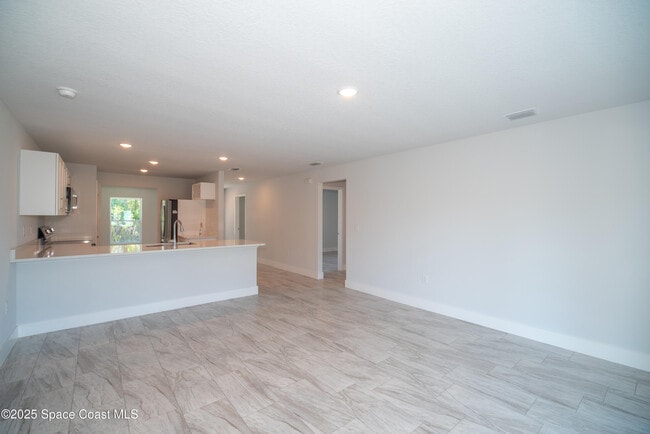 Building Photo - 1241 Platt Ave SW