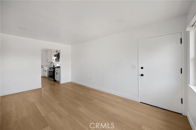 Building Photo - 15 Christina St