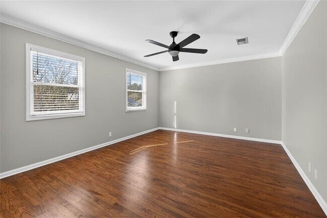 Building Photo - 110 Newfield St