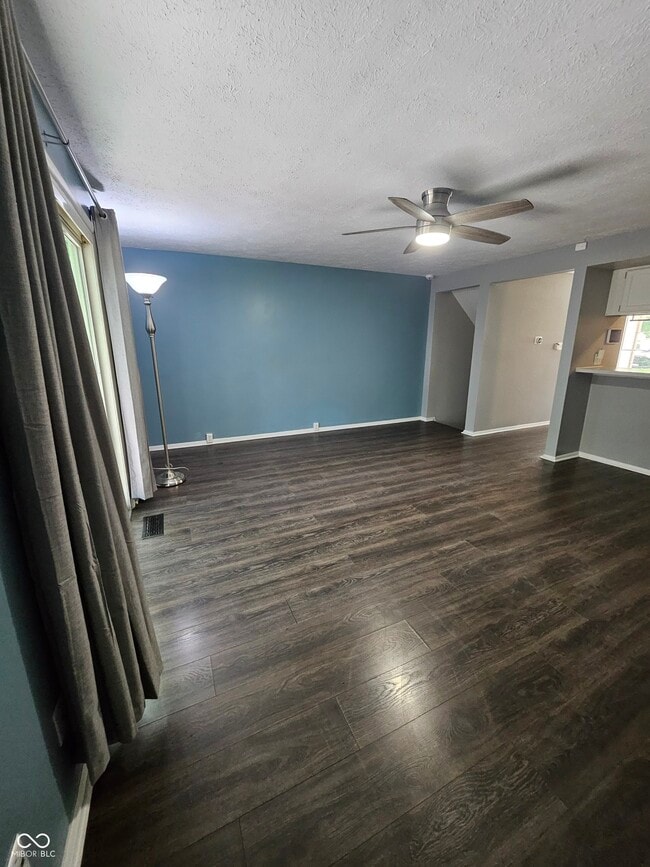 Building Photo - 9459 Timber View Dr
