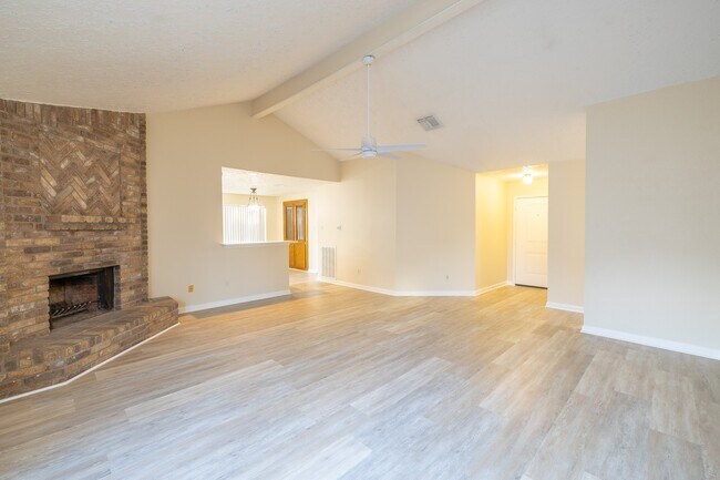 Building Photo - 2799 Wood Hollow Dr