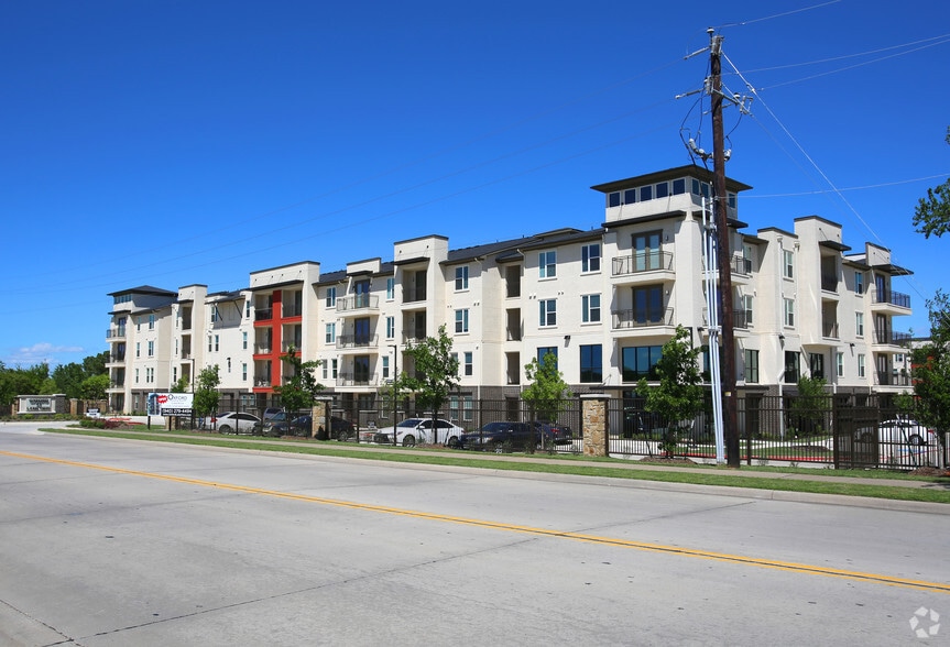 Building Photo - Oxford At Lake View