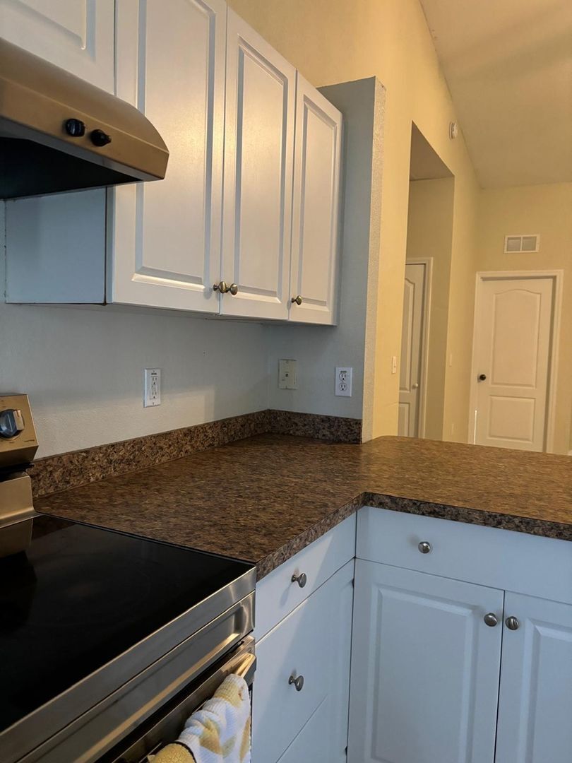 Building Photo - 616 Valencia Ct