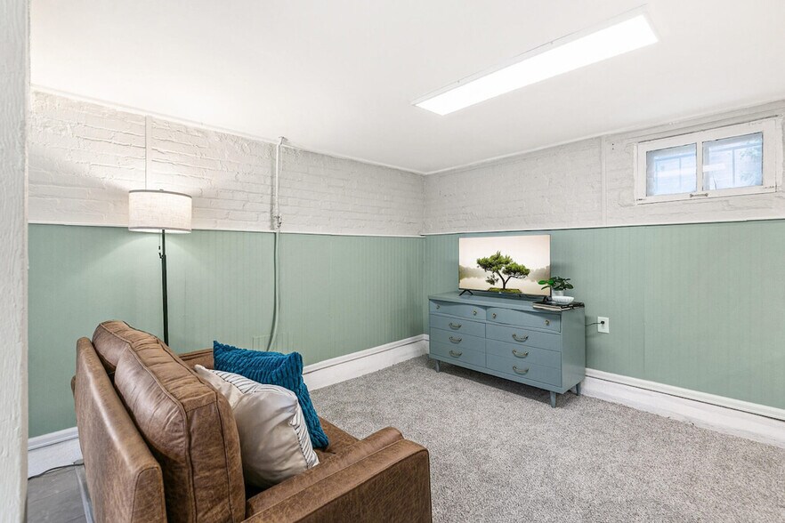 Building Photo - 2619 E 12th Ave