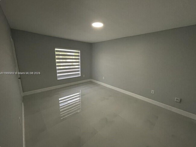 Building Photo - 17500 NW 68th Ave