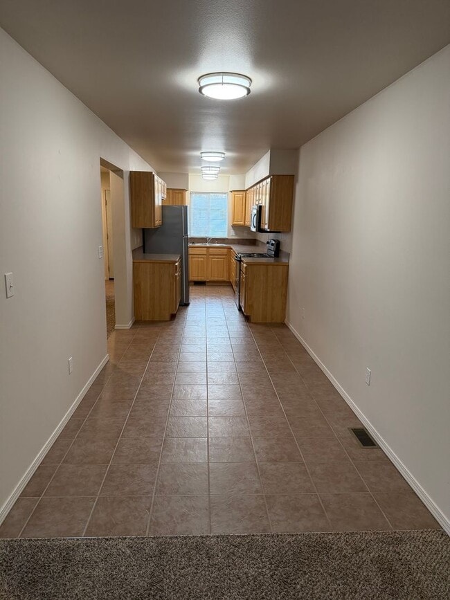 Building Photo - 1709 W Fern Dr