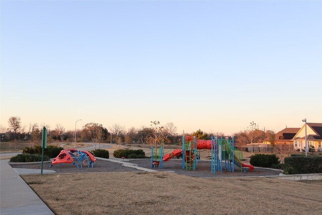 Building Photo - 1210 Oak Barrel Run