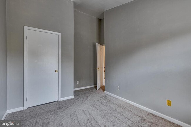 Building Photo - 8508 Blue Bird Woods Ct