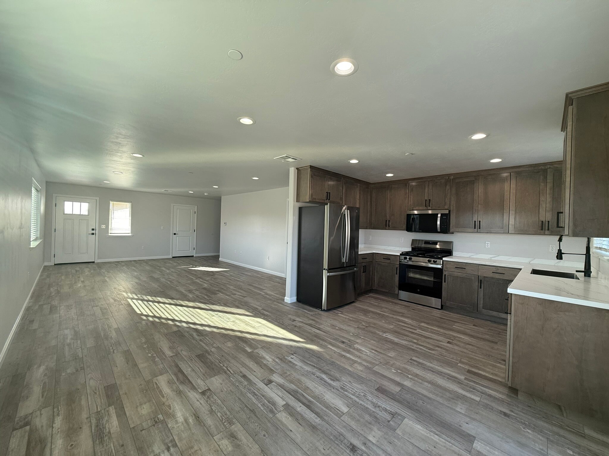 Building Photo - 1660 Ascent Pl