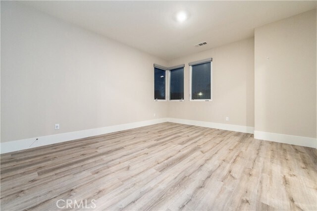 Building Photo - 55 Crater