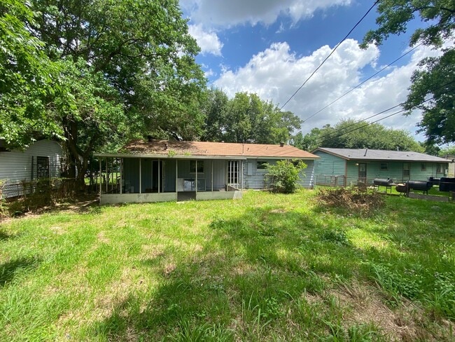 Building Photo - 7634 Claiborne St