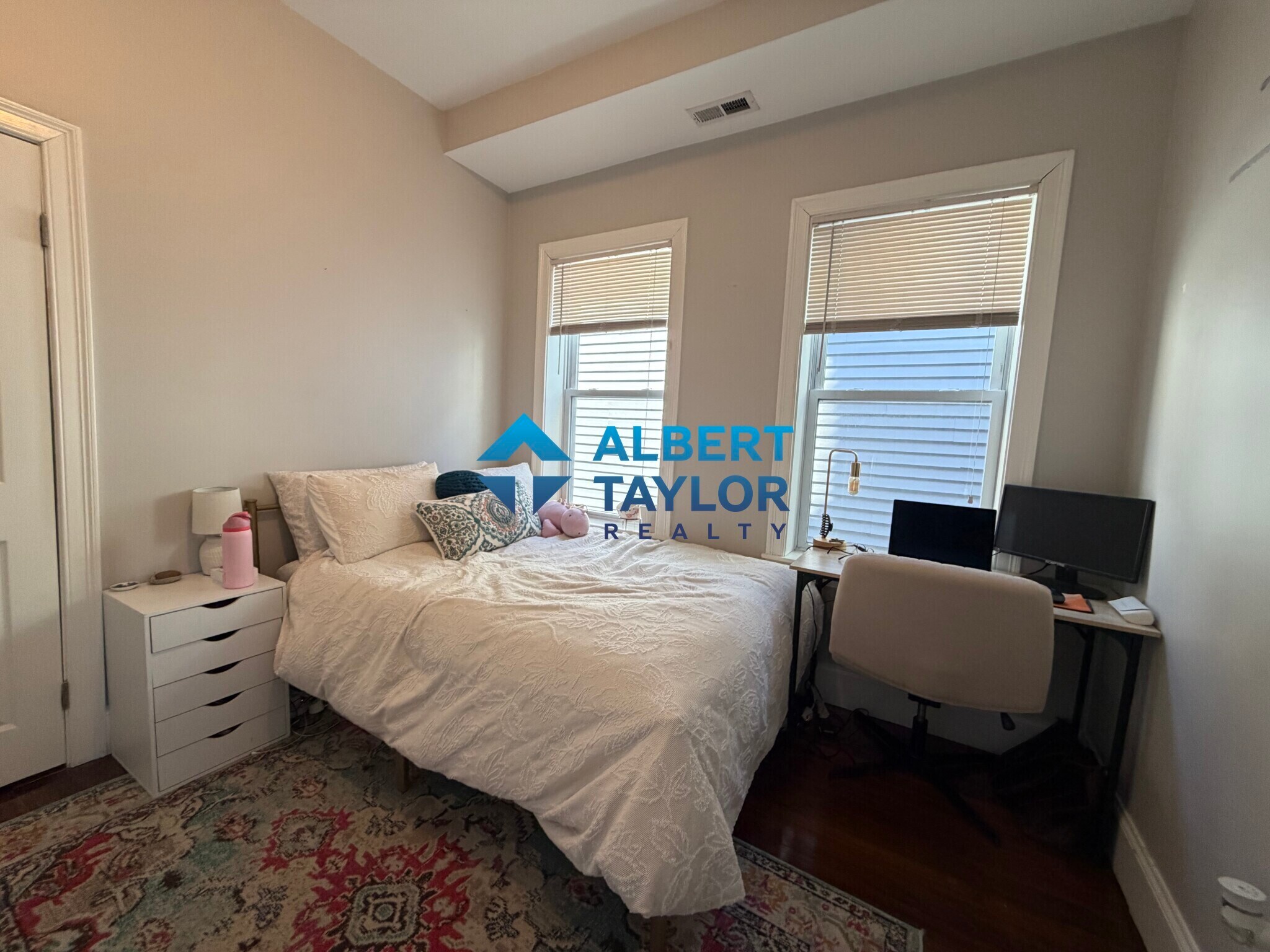 Building Photo - 92 Calumet St