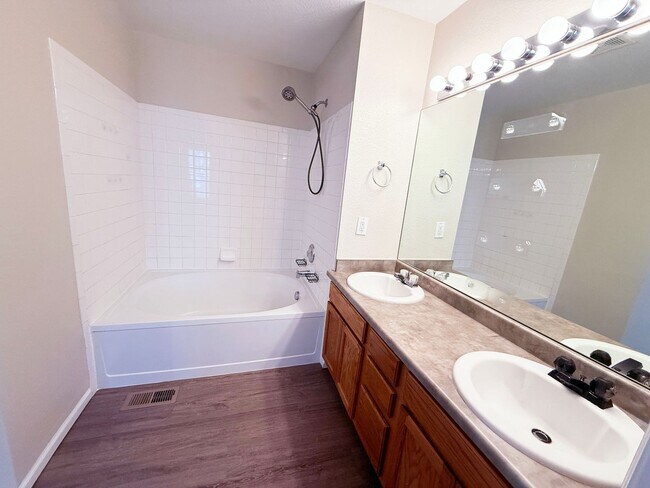 Building Photo - Updated, Clean and Spacious 2-Story with 3...