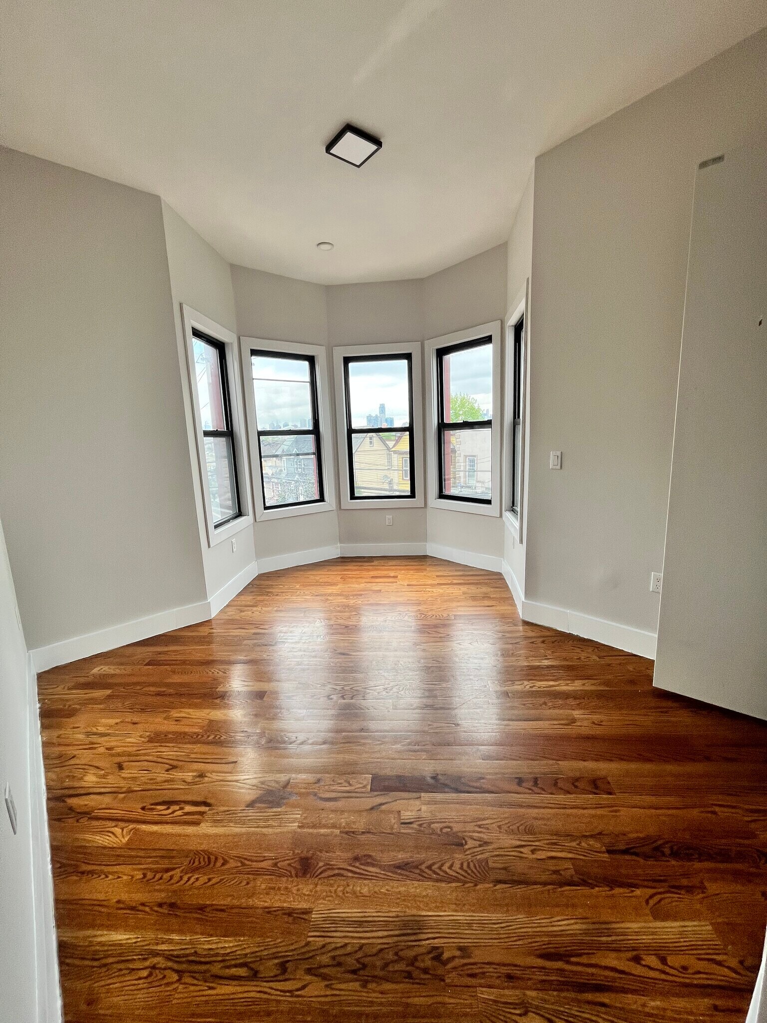739 Garfield Ave 3B - 735 Garfield Ave