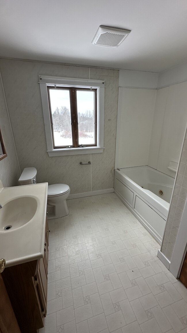 Building Photo - 2692 Union St