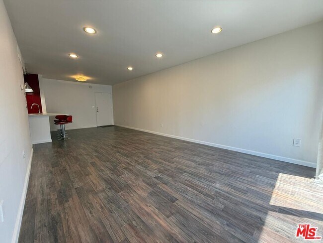 Building Photo - 5257 Radford Ave