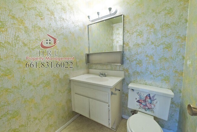 Building Photo - SW- condo 3bed-1.5 bath