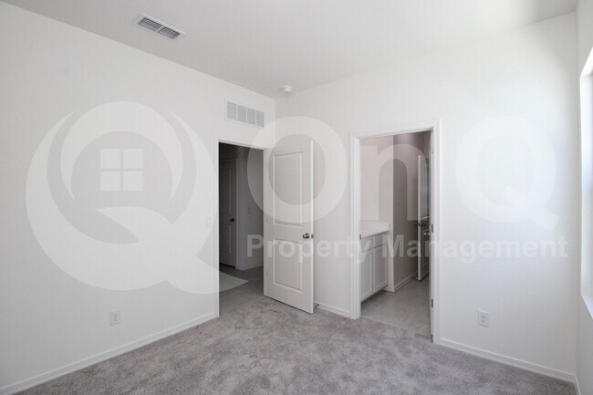 Building Photo - 24182 W Hidalgo Ave