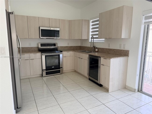 Building Photo - 7221 NW 174th Terrace