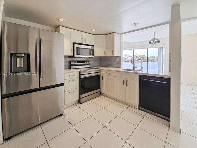 Building Photo - 1341 SW 124th Ct
