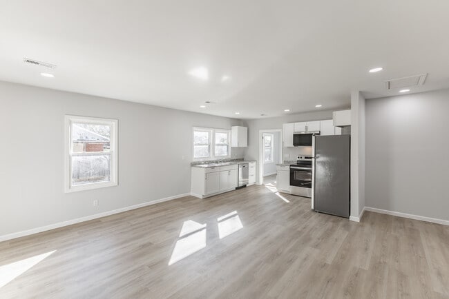 Building Photo - Decatur Property