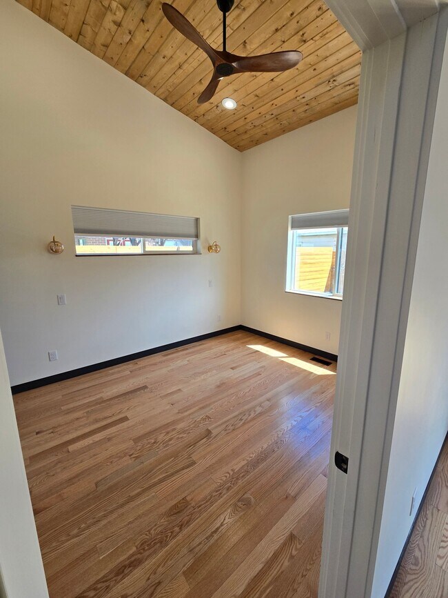 Building Photo - 1130 Taffeta Dr