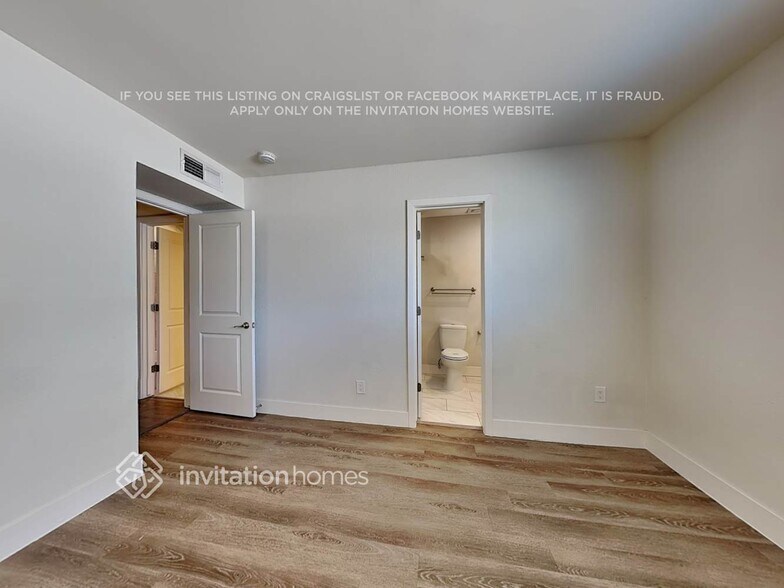 Building Photo - 4800 S Taylor Dr